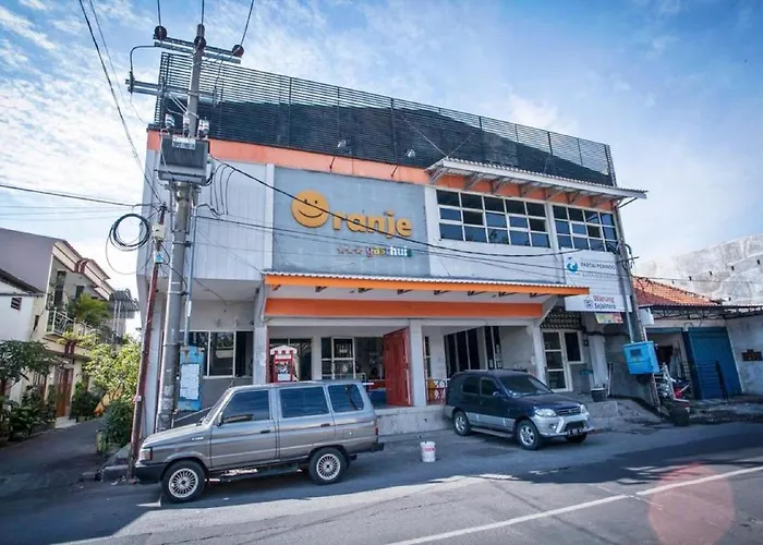 RedDoorz at Siwalankerto Surabaya Hotel